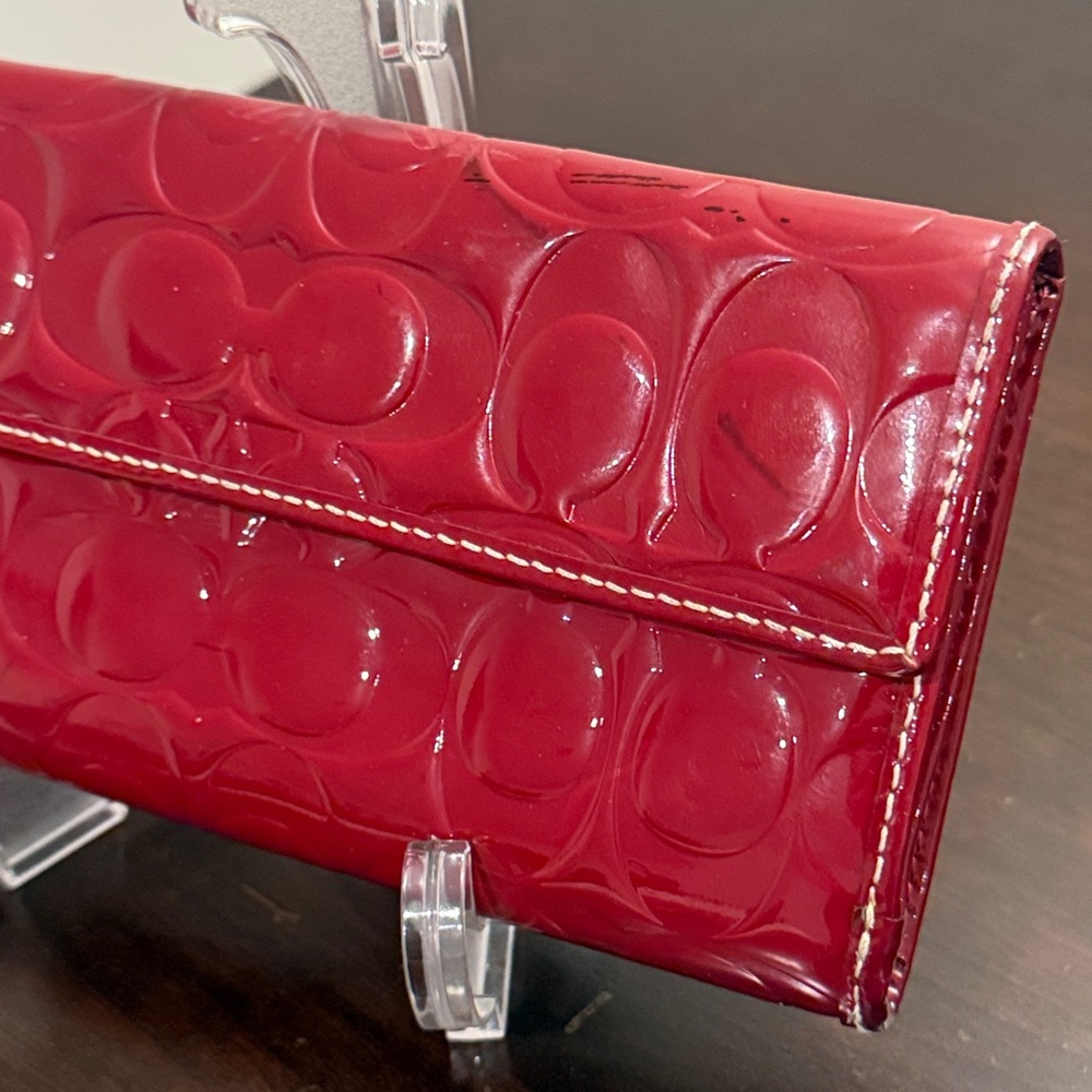 Coach Vintage Signature Embossed Patent Leather Turnlock Wallet (Color: Red) EUC - Picture 7 of 16
